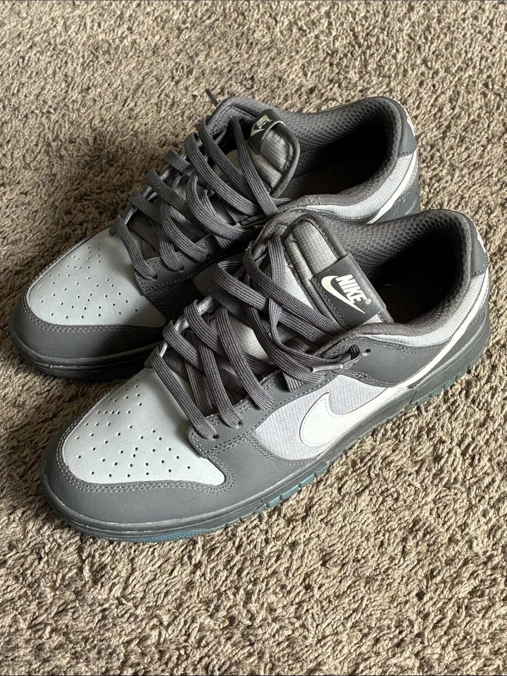 Nike Men’s Two-Tone Gray Low-Top Sneakers